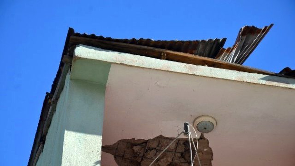 Zırhlı Aracın Geçişi Sırasında Şiddetli Patlama
