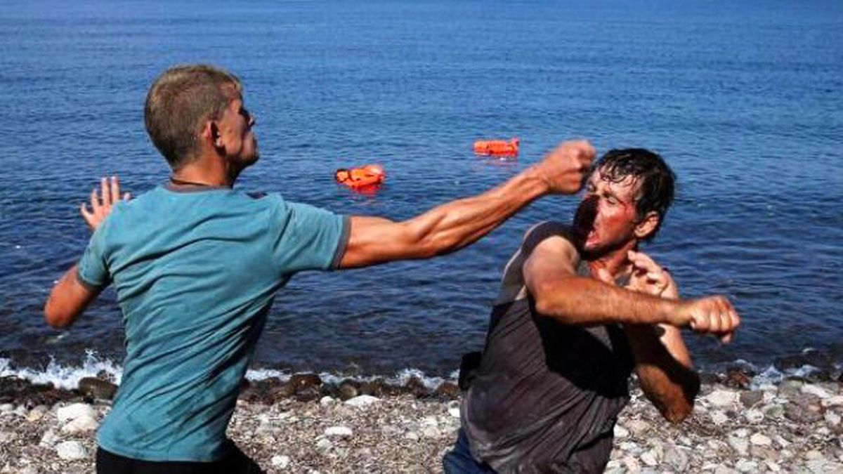 Yunanistan'a Gitmek İsteyen 50 Kaçak Göçmen Kurtarıldı