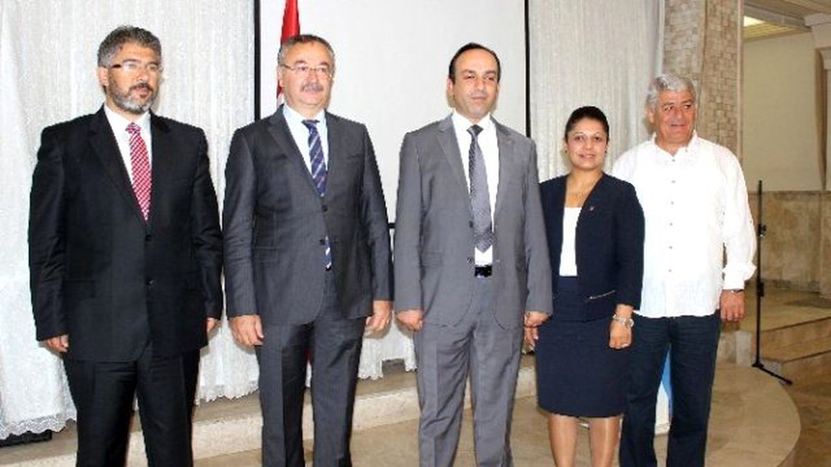 AK Parti Adayları Basınla Bir Araya Geldi