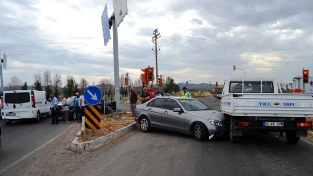 Ayvalık\'ta Zincirleme Trafik Kazası