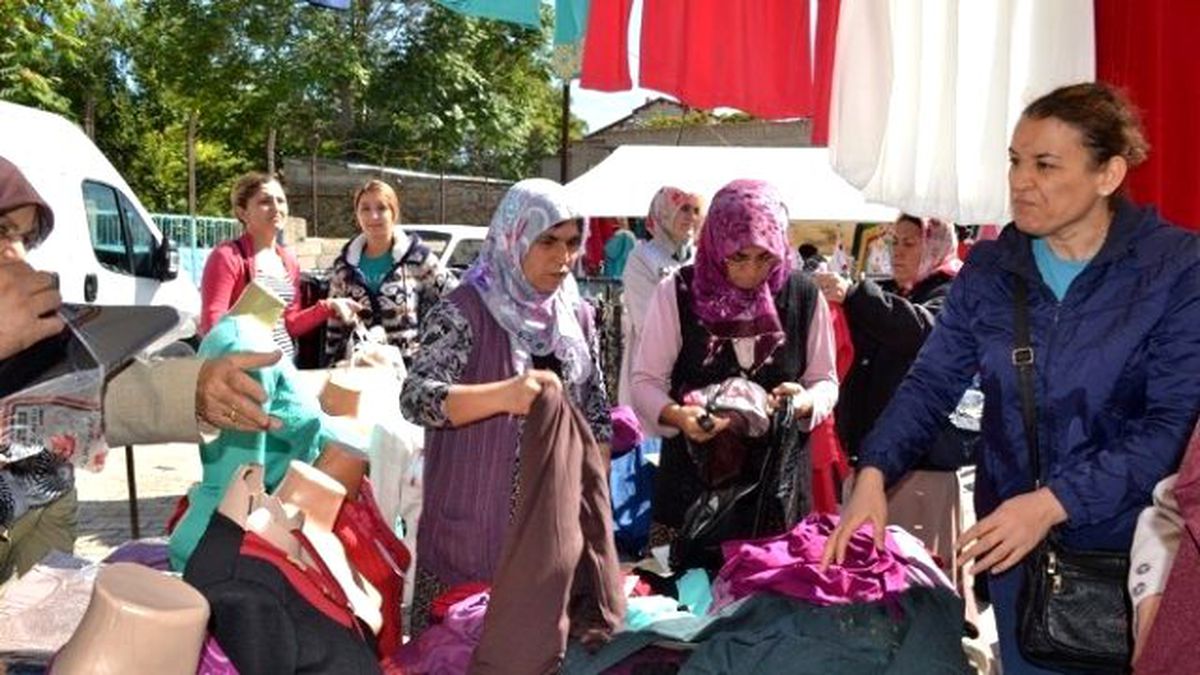 Bayram Alışverişi Caddeleri Doldurdu