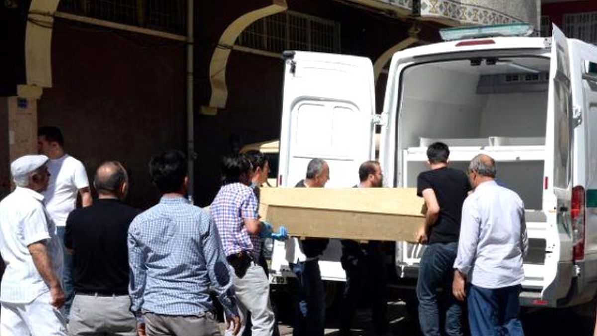 Diyarbakır'da Aile Faciası! Anne İki Kızını, Baba Eşini Öldürdü