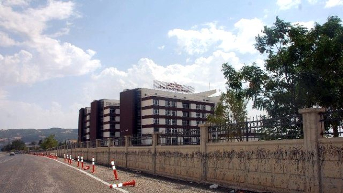 Belediye Görevlileri Yapıyor, Vatandaşlar Bozuyor