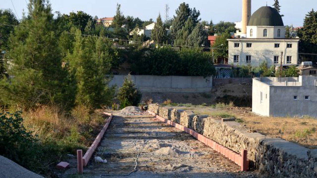 Beşiri Mezarlığına Parke