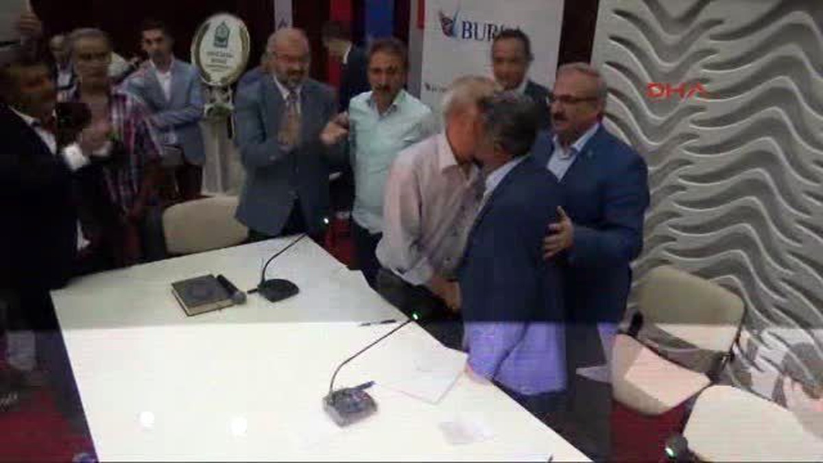 Bursa 13 Aylık Kan Davası \'Karanfilli Barış\' ile Sona Erdi
