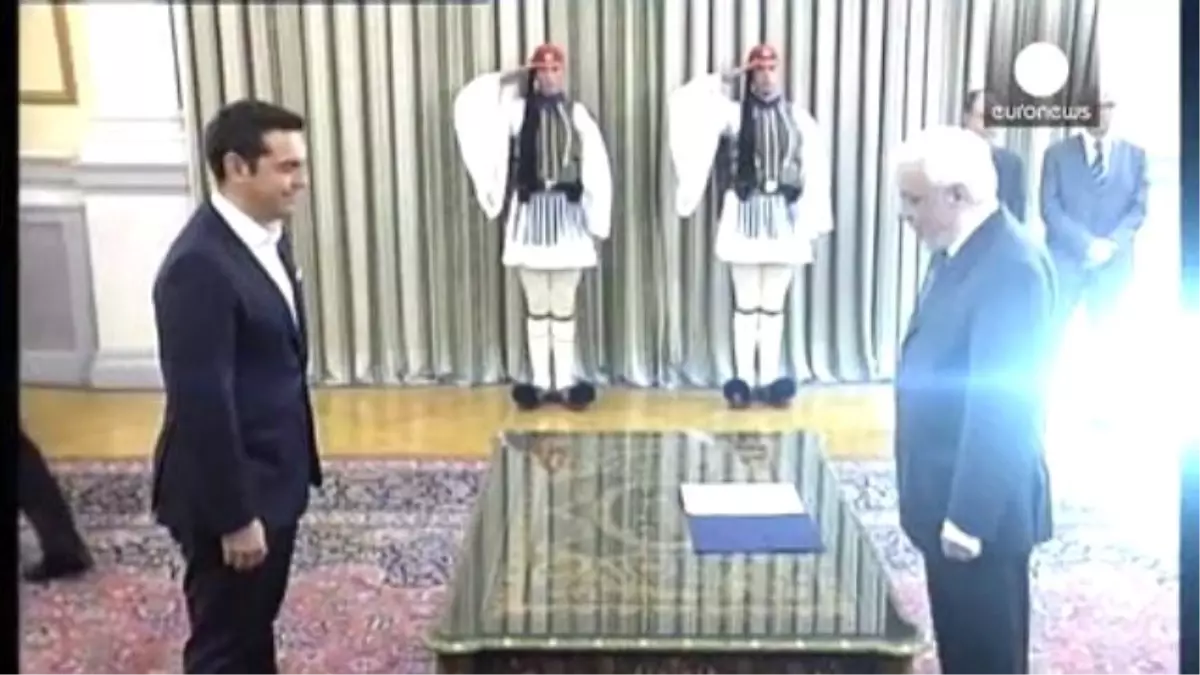 Çipras Yemin Ederek Görevine Başladı