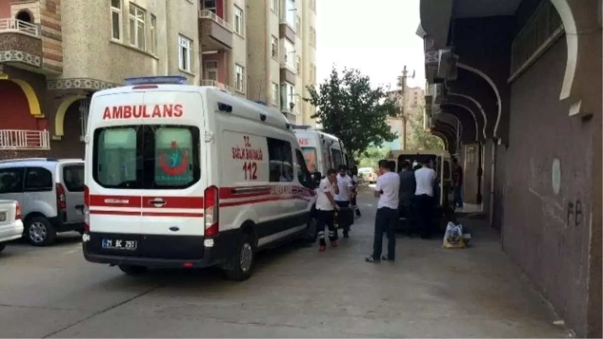 Zincirleme Aile Faciası! Anne İki Kızını, Baba Eşini Öldürdü