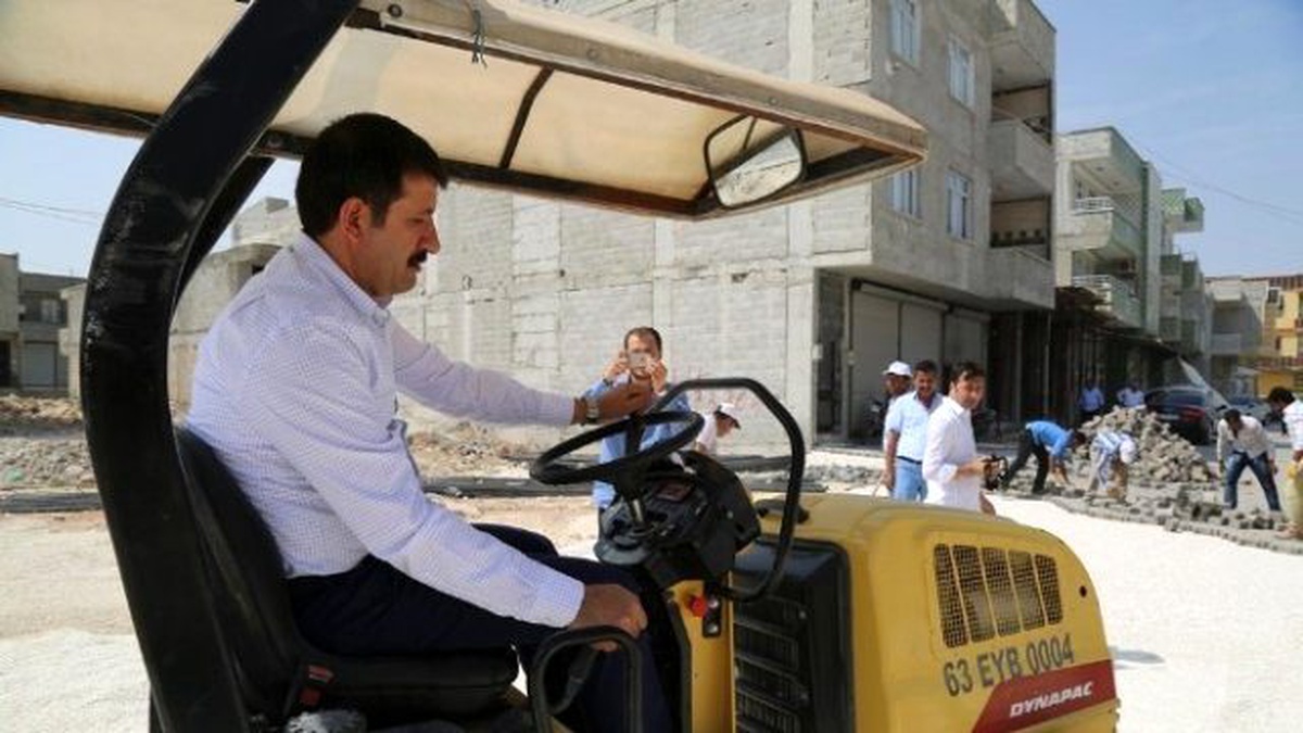 Eyyübiye Belediyesi Yenice\'de Kilit Parke Döşüyor