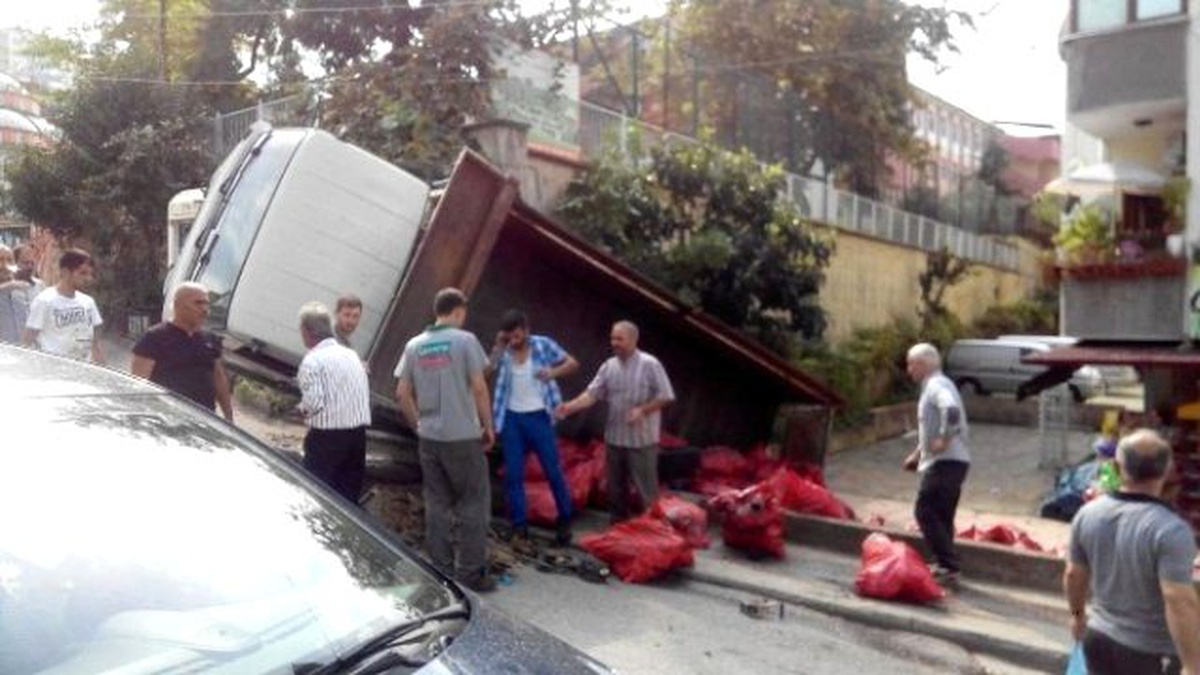 Freni Patlayan Kamyon Az Kalsın Faciaya Neden Oluyordu