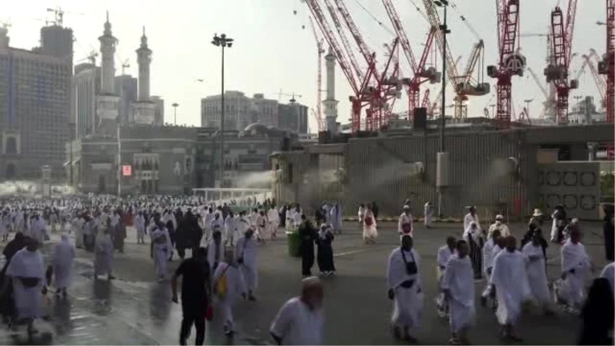 Hacı Adaylarının Arafat Yolculuğu Başladı