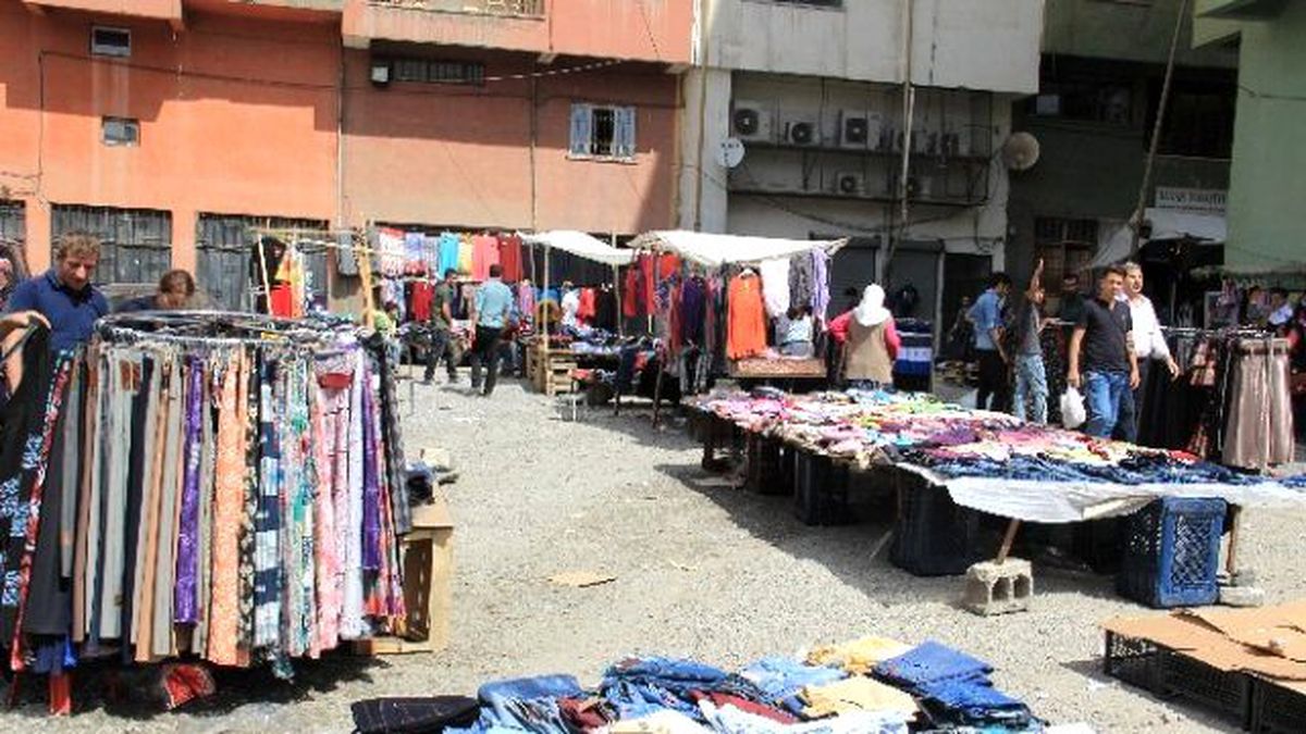 Hakkari\'de Bayram Pazarı Kuruldu