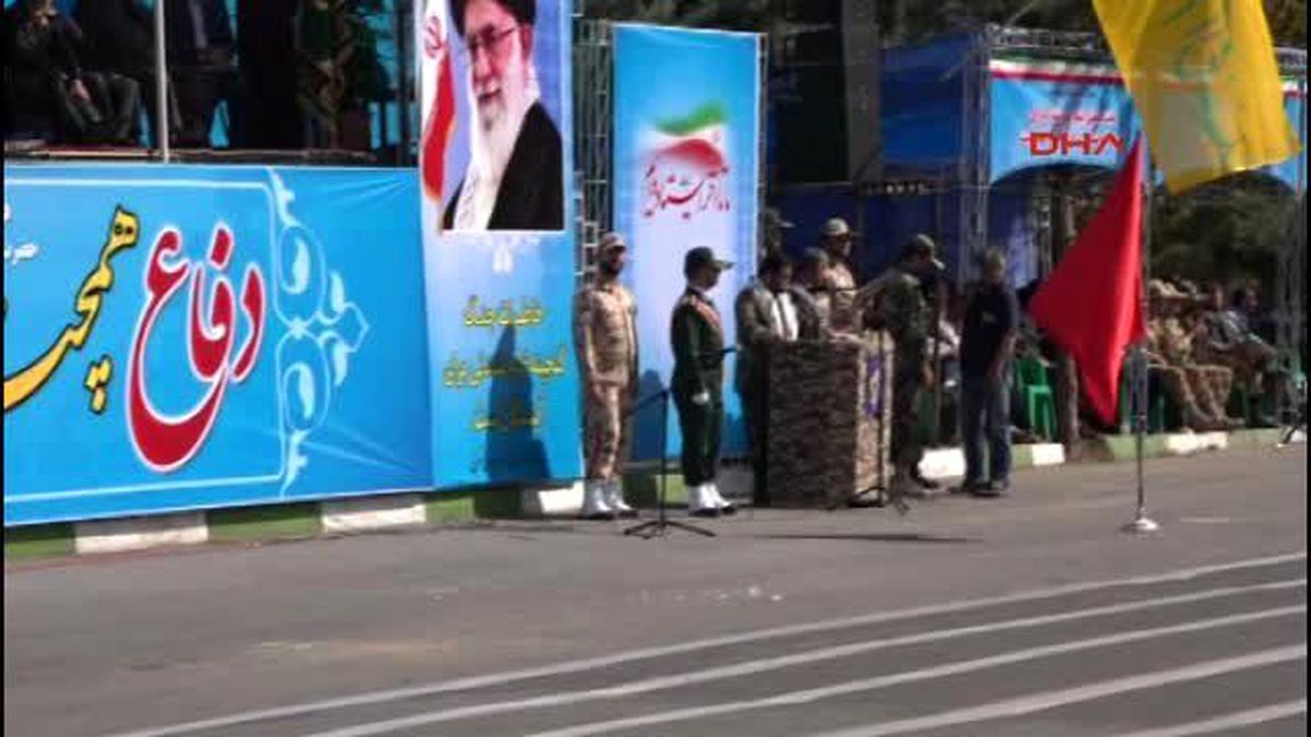 İran'da Askeri Geçit Törenleri Yapıldı