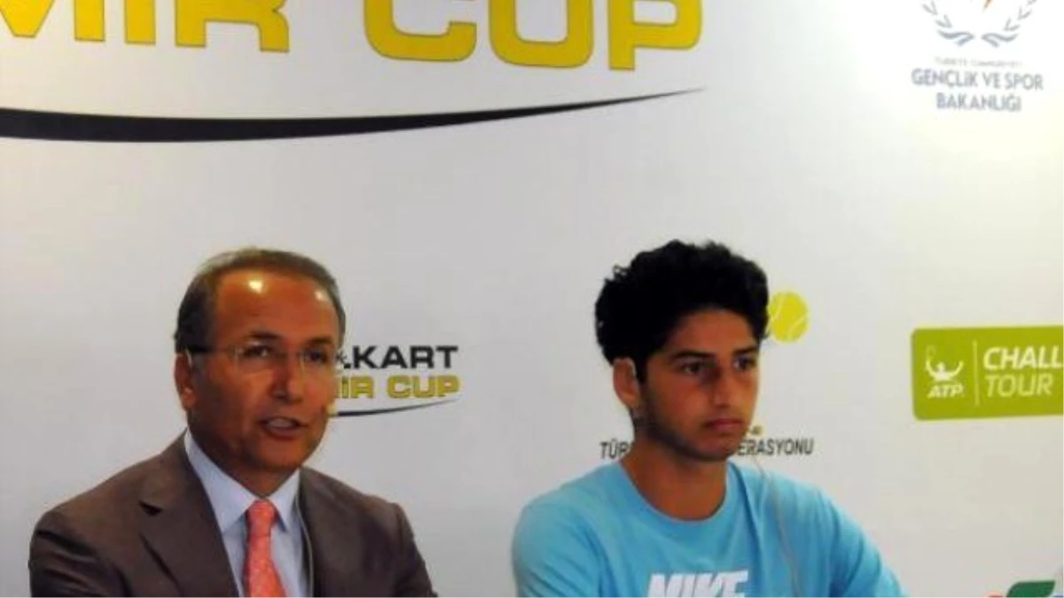 İzmir Cup\'ta Türk Tenisinin Yıldızları Yetişecek