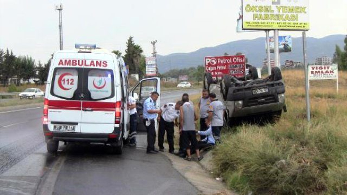 Kazada Yaralanan Görevliler İçi Para Dolu Nakil Aracını Bırakmadı