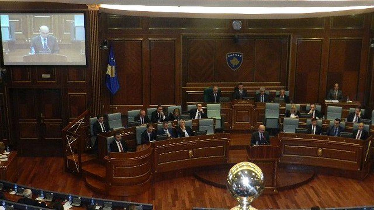 Kosova Başbakanı Mustafa\'ya Yumurtalı Protesto