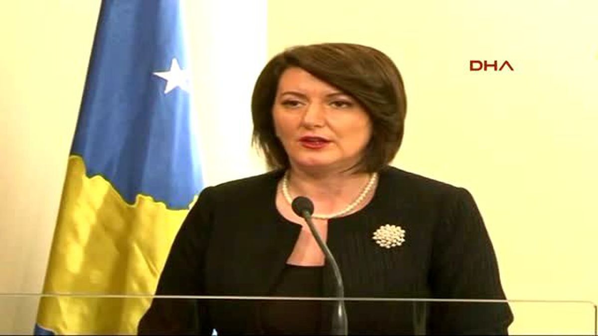 Kosova Başbakanı İsa Mustafa, Yumurtalı Protesto Edildi