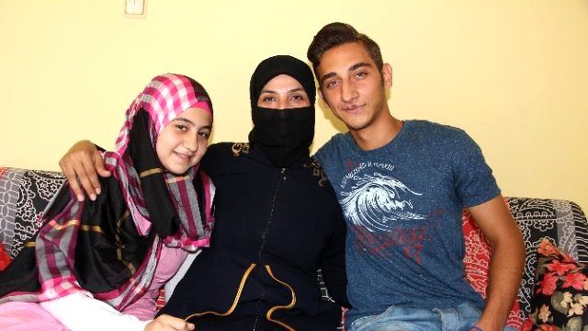 Macaristan Sınırında Çelme Takılan Suriyelinin Eşi: "O An Öldüğümü Hissettim"