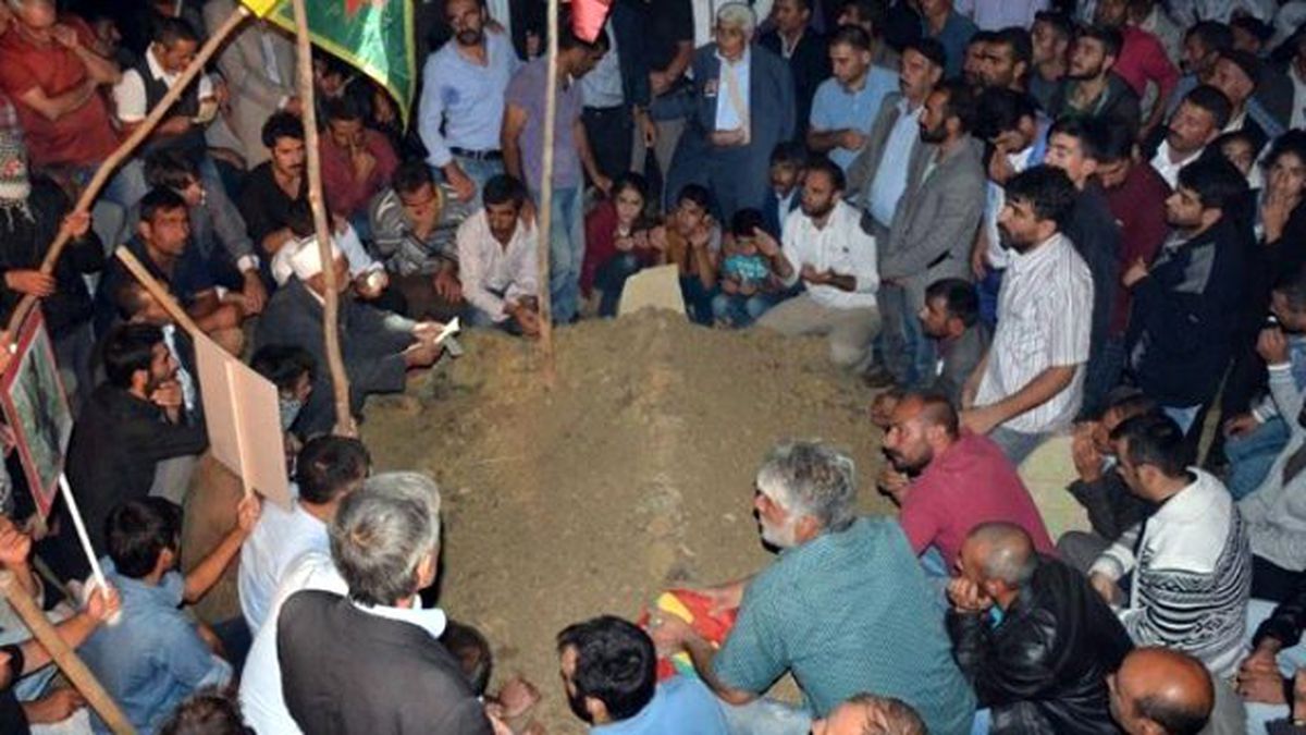 Öldürülen PKK'lı Toprağa Verildi, Törene HDP'li Vekiller de Katıldı