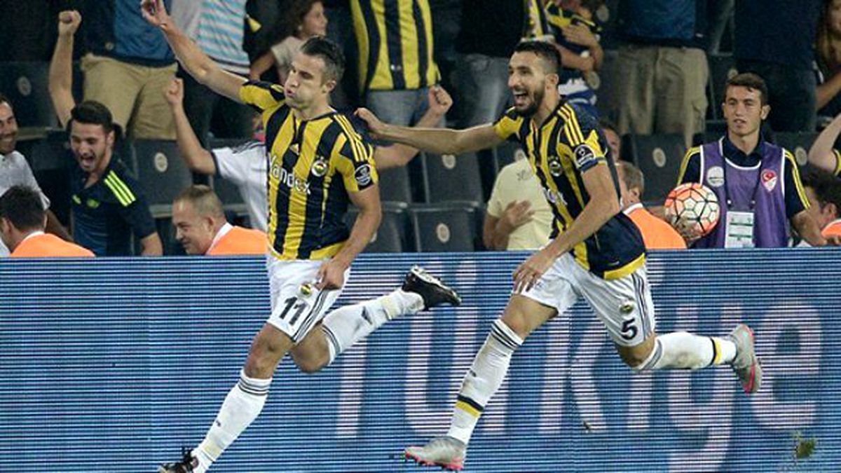 Robin van Persie, Pereira Konuşurken Duşa Girdi