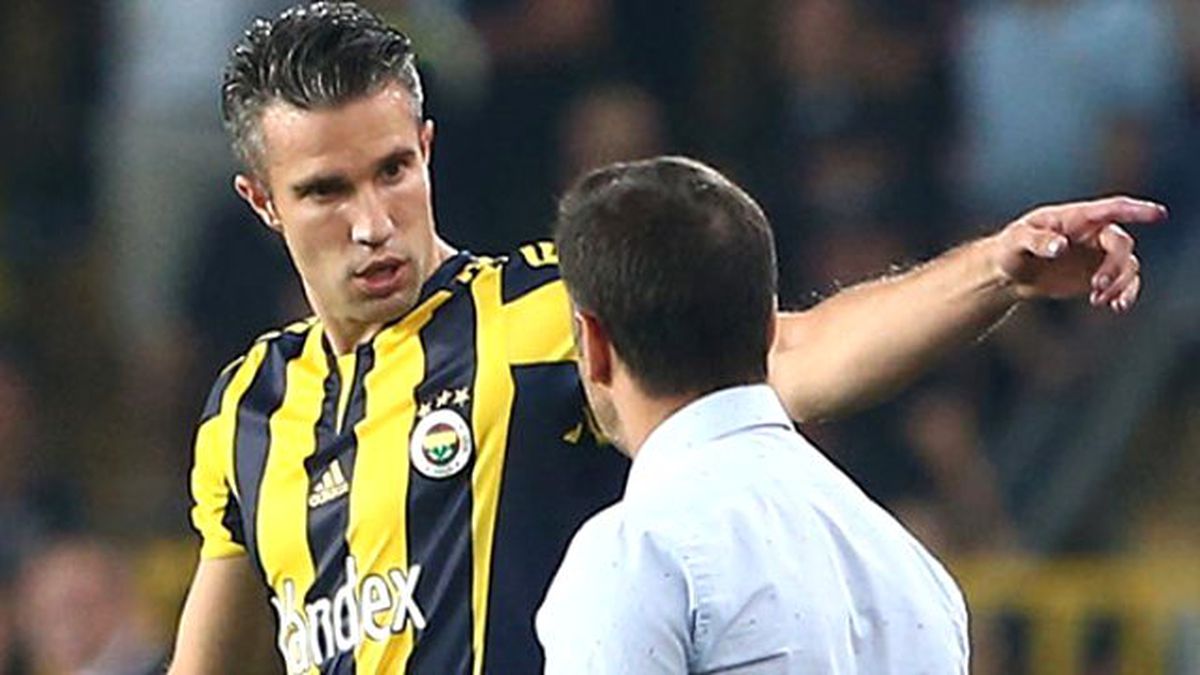Robin van Persie - Pereira Krizi Sona Erdi
