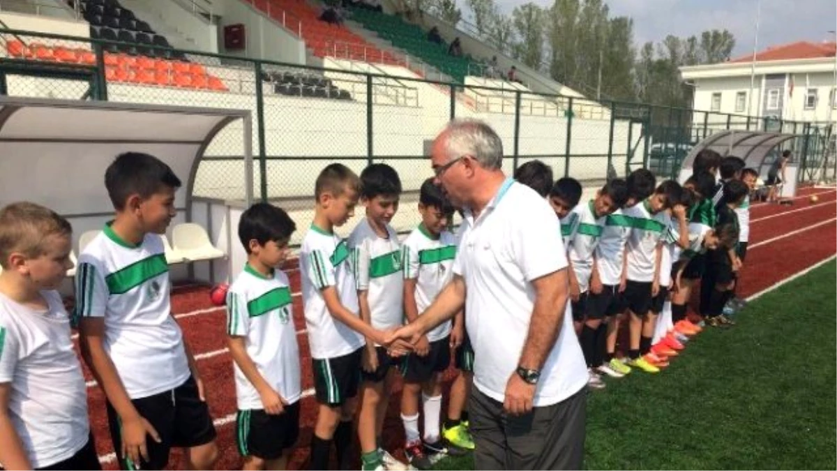 Sakaryaspor Yaz Futbol Okulu Sona Erdi