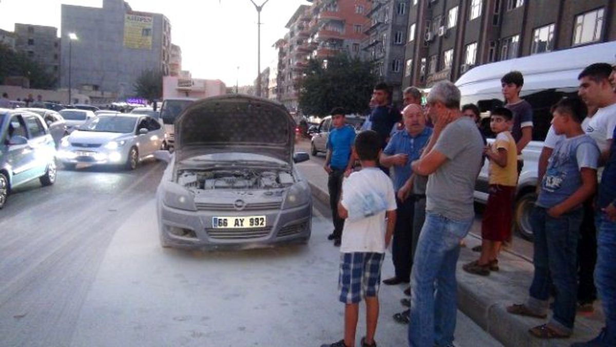 Seyir Halindeki Otomobil Alev Aldı
