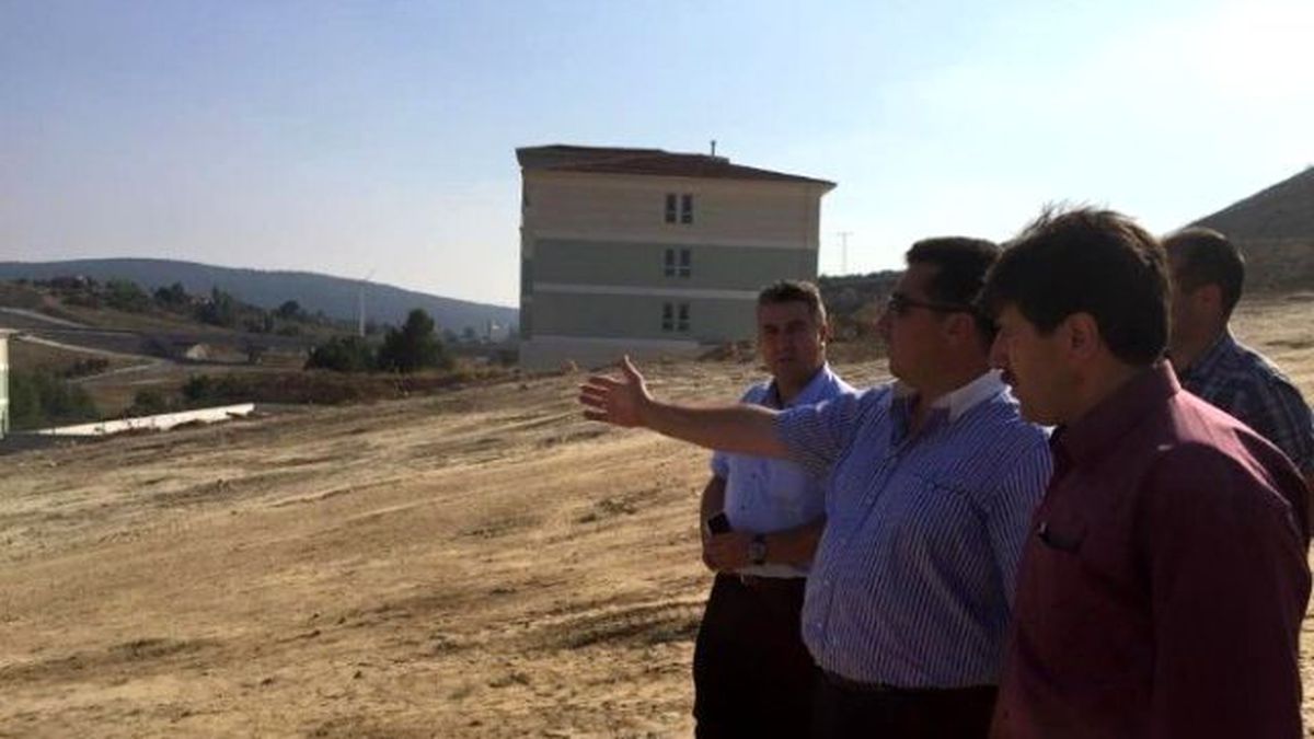 TOKİ İçin Yol Çalışmaları Sürüyor