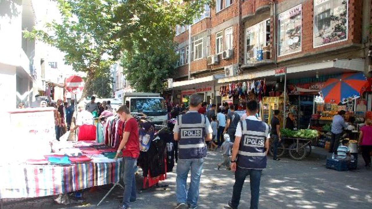 Vatandaşlar Güven İçerisinde Bayram Alışverişi Yapıyor