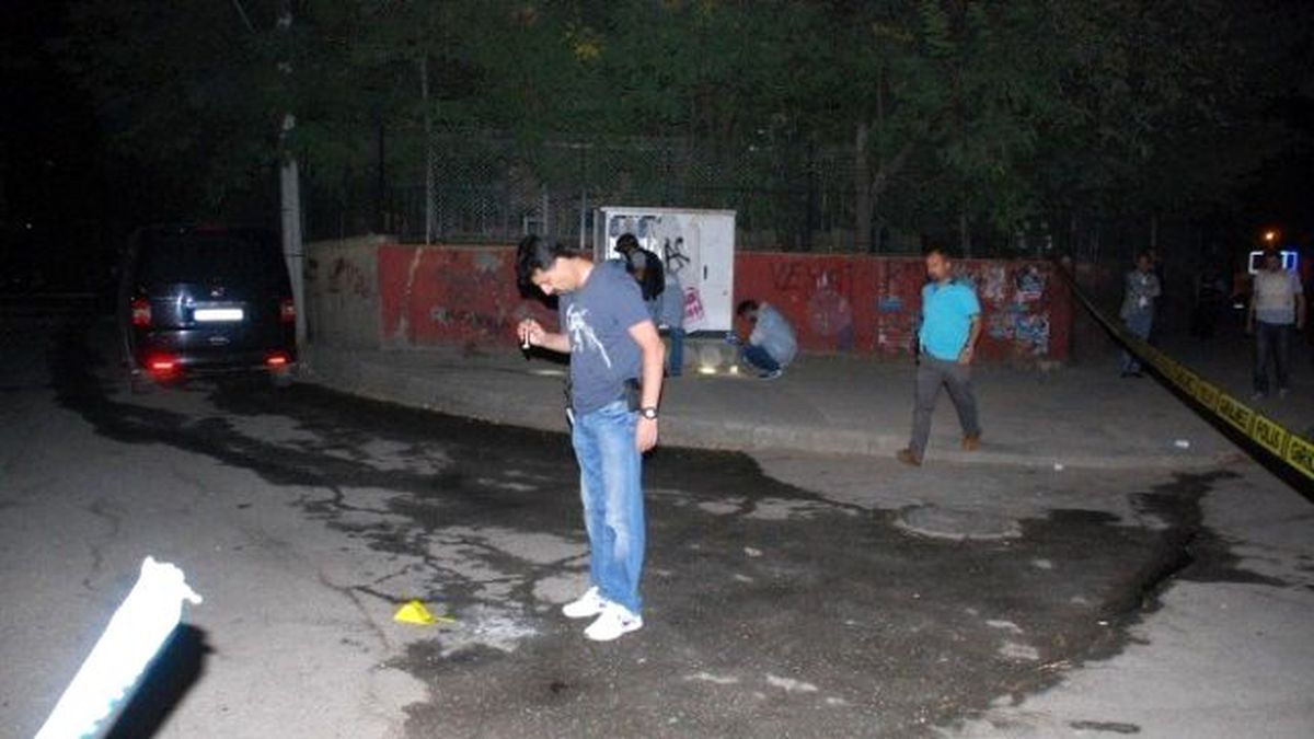 Batman'da Araçtan Atılan Bomba İki Kişiyi Yaraladı