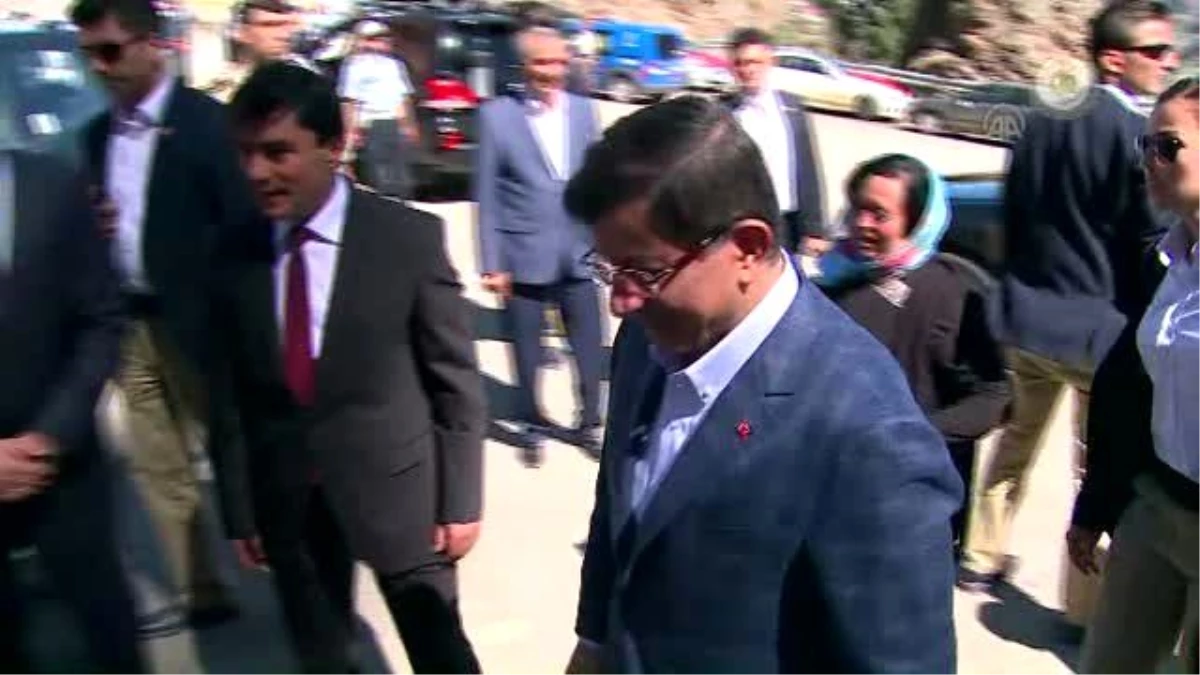 Başbakan Davutoğlu, Taşkentlilerle Hasret Giderdi