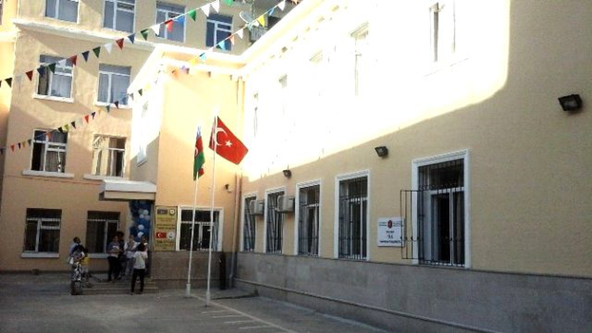 Başbakanlık Tika\'dan Türk Dünyası-bakü Atatürk Lisesi\'ne Donanım Desteği