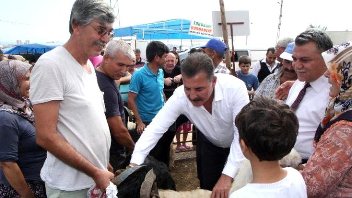 Başkan Tuna, Kurban Satış Yerlerini Gezdi
