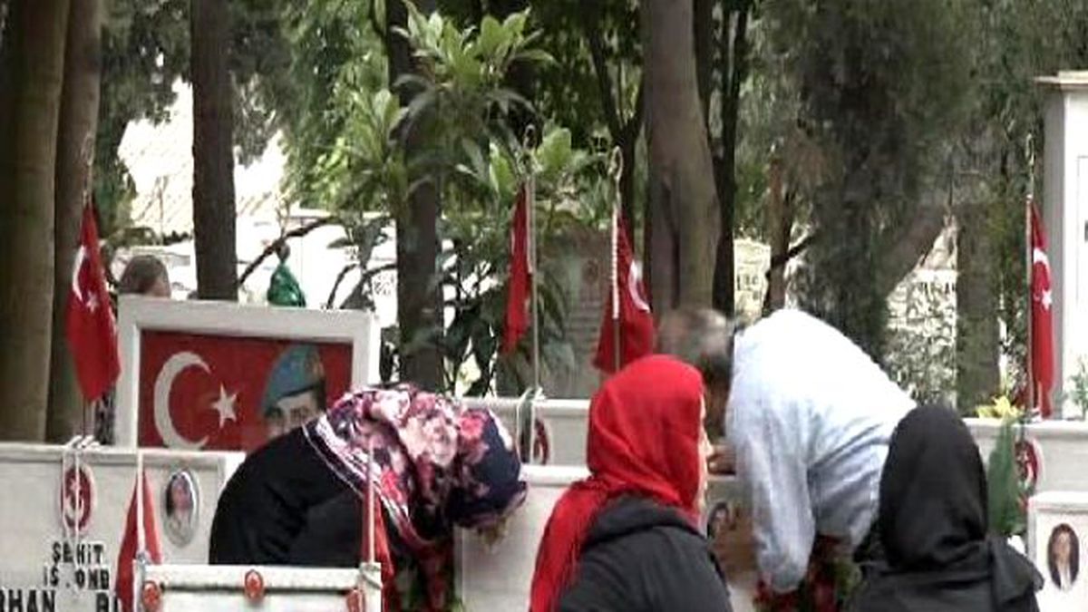 Bayram Öncesi Şehitlikte Hüzün