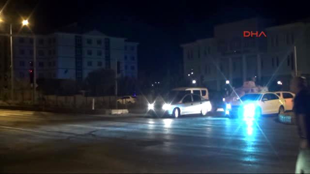 Bingöl?de Zırhlı Araca Roketli Saldırı: 3?ü Polis 4 Yaralı