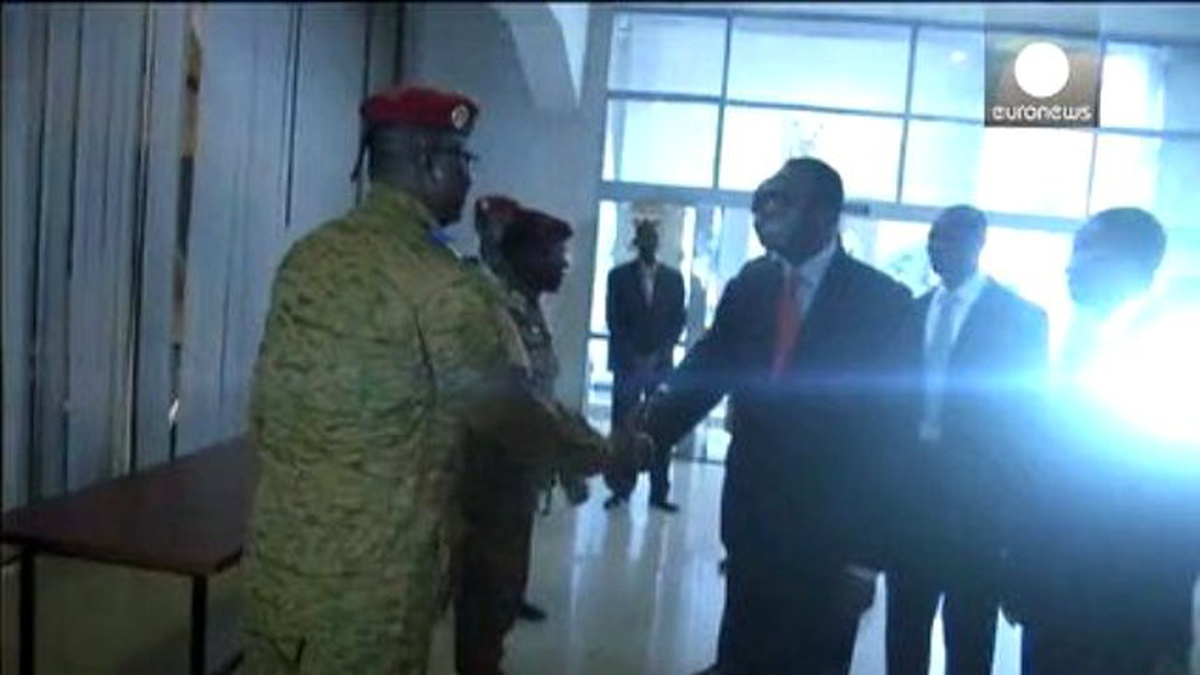 Burkina Faso\'da Yönetim Tekrar Kafando\'da
