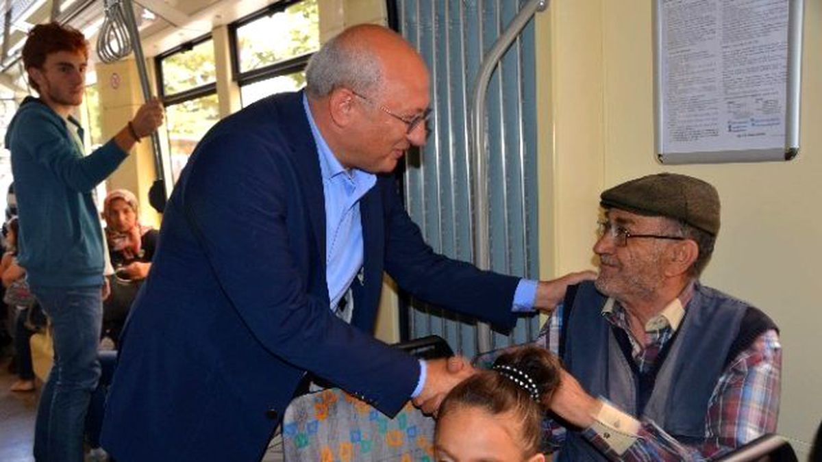 Çakırözer Toplantıya Tramvayla Gitti
