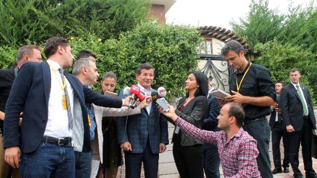 Davutoğlu\'ndan İstifa Eden Bakanlar Açıklaması