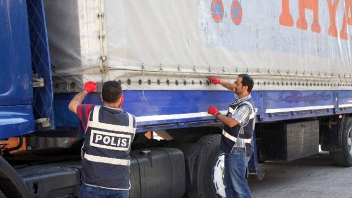 Gaziantep\'te 100 Bin Paket Kaçak Sigara Ele Geçirildi