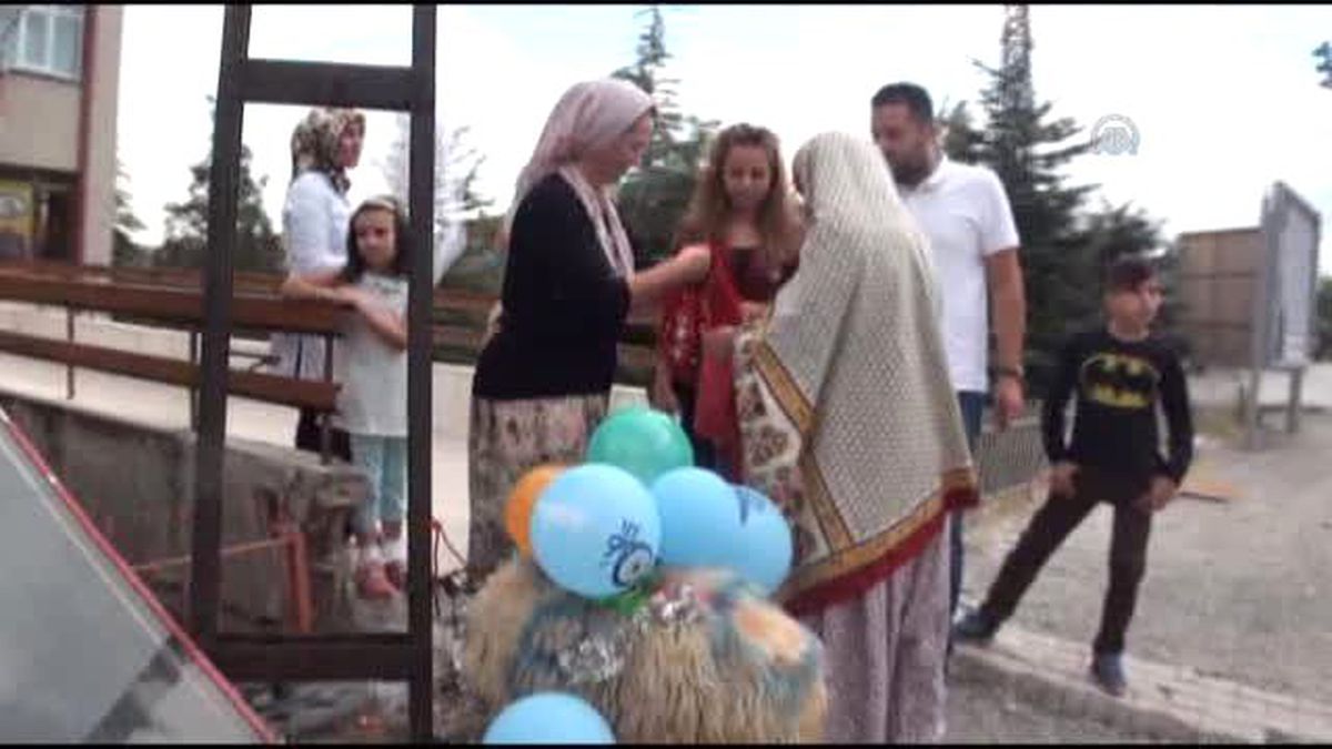 Gelin Adayına 'Süslü Koç Gönderme Geleneği'