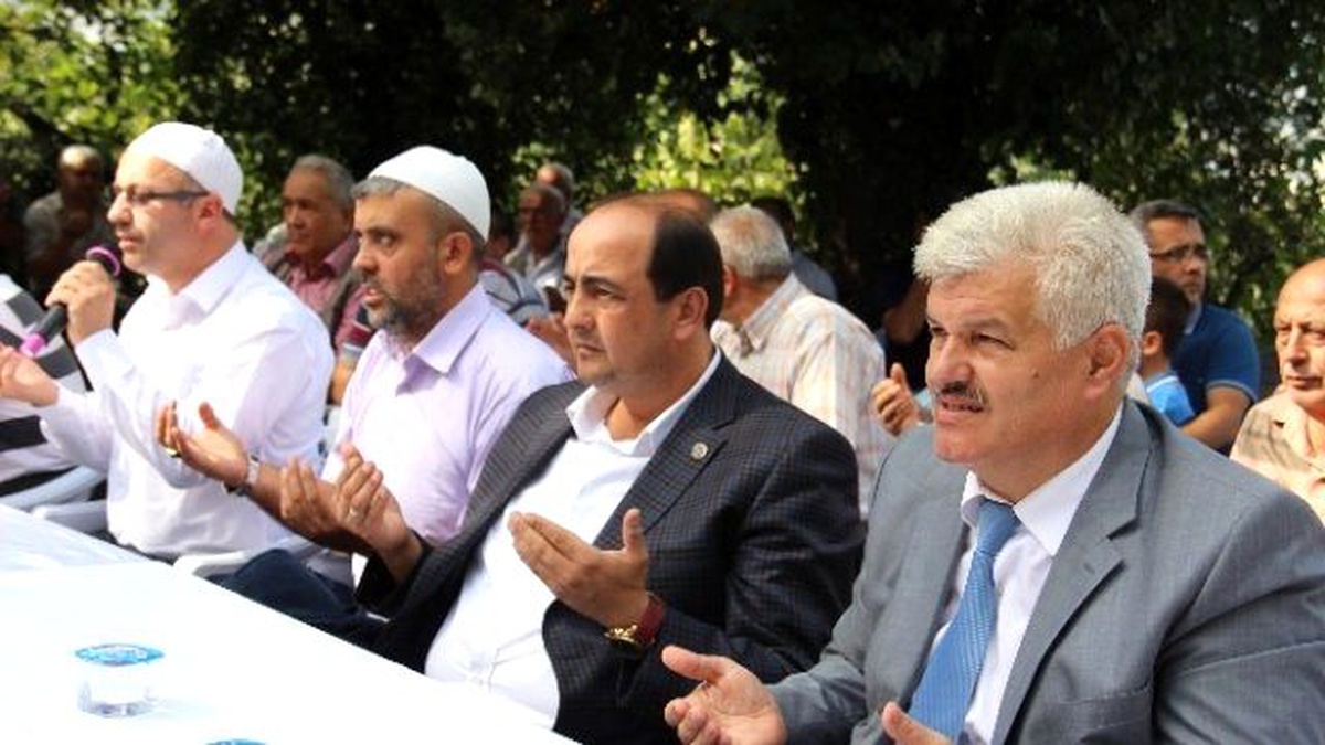 Gülüç Belediyesi Mezarlıklar\'da Kur\'an-ı Kerim Okuttu
