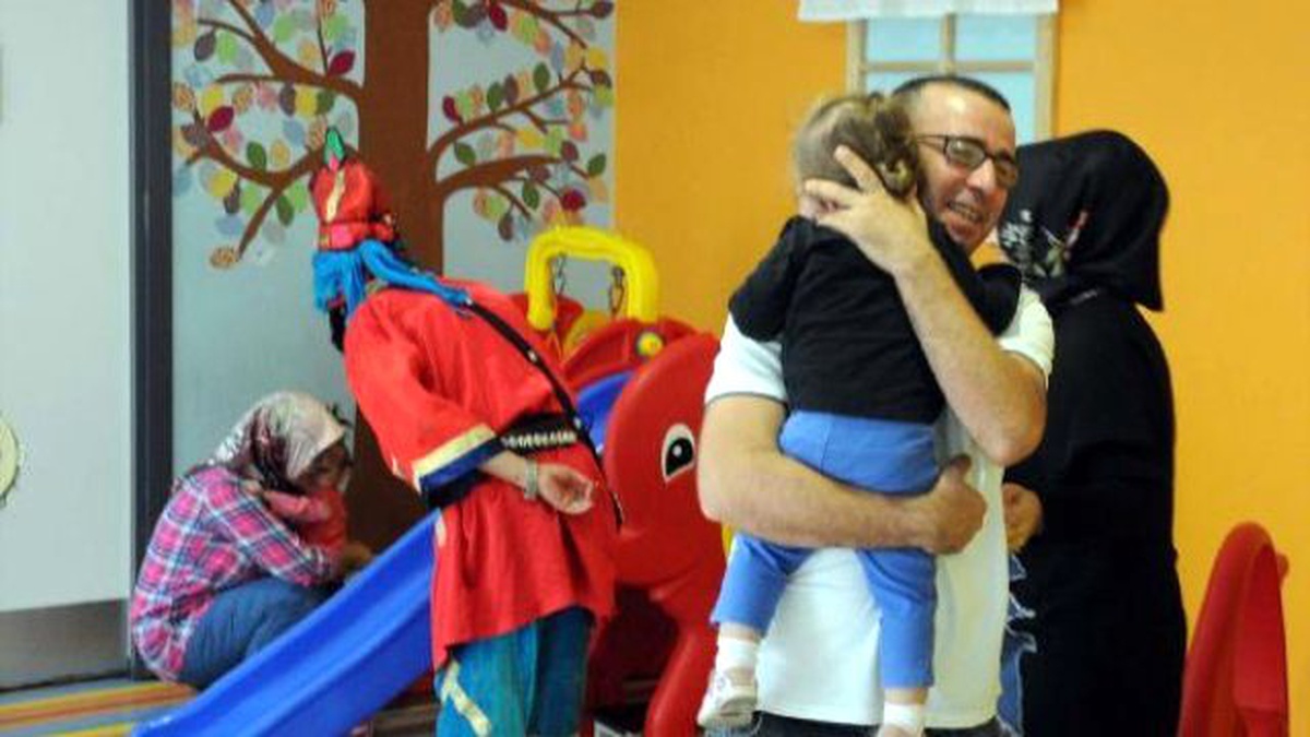 Hastanede Tedavi Gören Çocukları Korkutan Animasyon Gösterisi