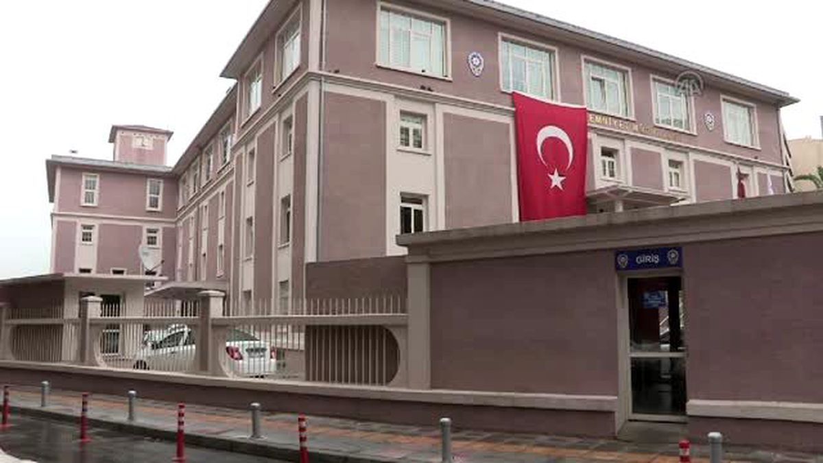 İzmir\'deki "Paralel Devlet Yapılanması" Operasyonu