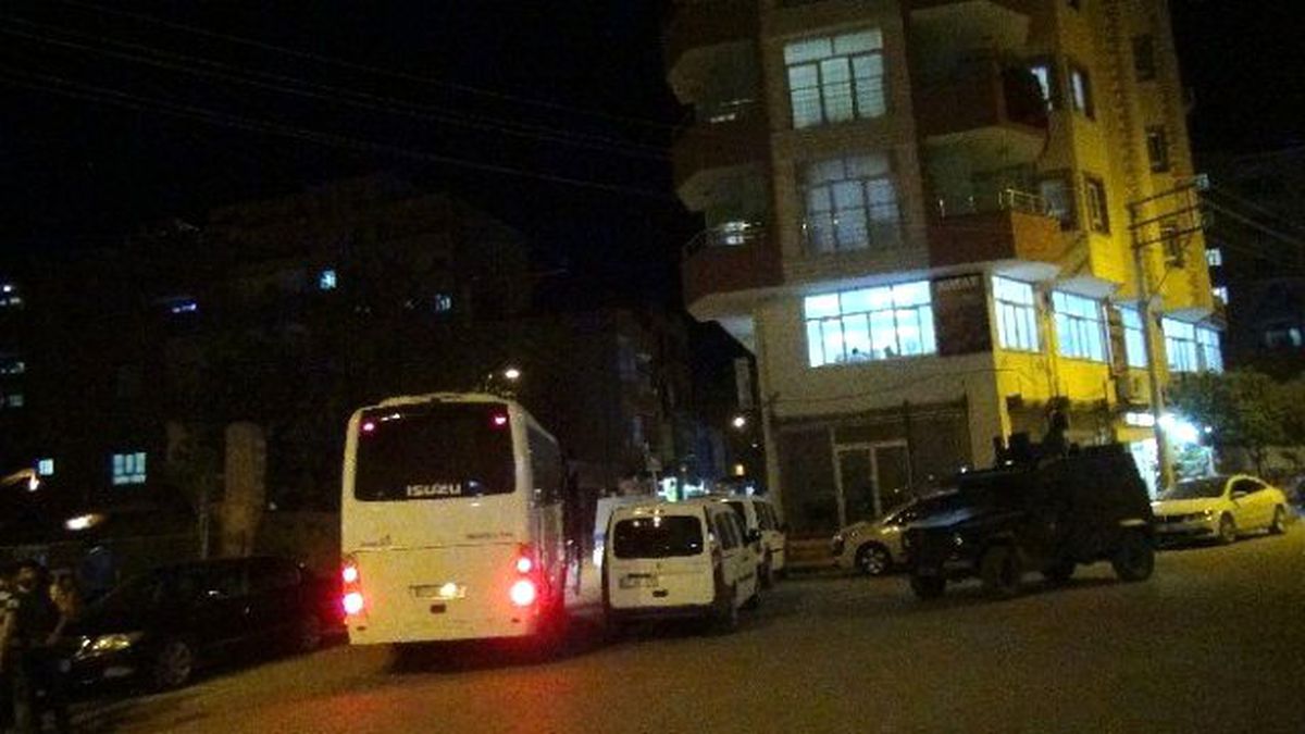 Kızıltepe\'de Başından Vurulan Kişi Ağır Yaralandı