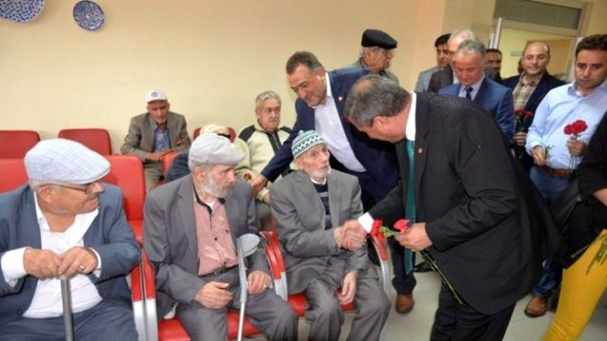 Kütahya Huzurevi\'nde Bayram