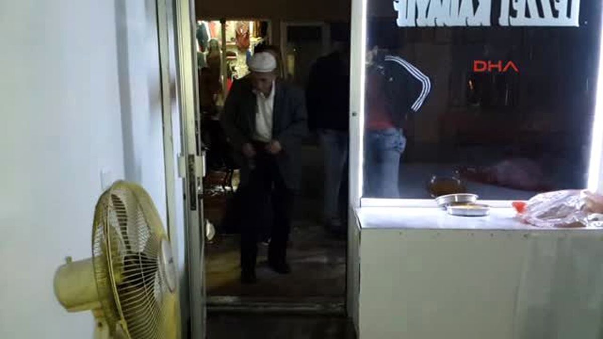 Kırkağaç\'ta Sağanak Yağış Etkili Oldu