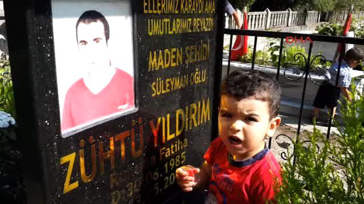 Maden Şehitliği\'nde Hüzünlü Bayramlaşma