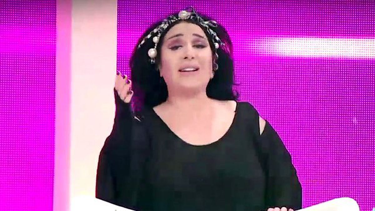 Nur Yerlitaş\'tan Muhteşem Açılış