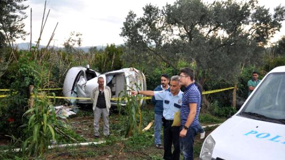 Otomobil Zeytinliğe Uçtu: 1 Ölü, 2 Yaralı