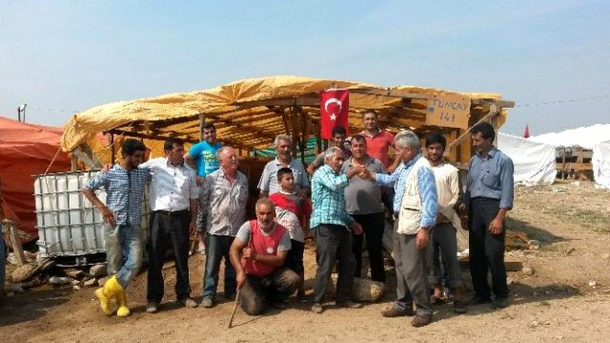 Bursa\'da Hayvan Satıcıları Kaçak Satıcılardan Dertli