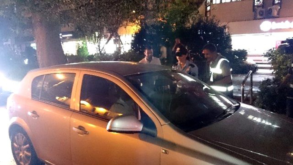 Polis Ekipleri Vatandaşların Bayramını Kutladı
